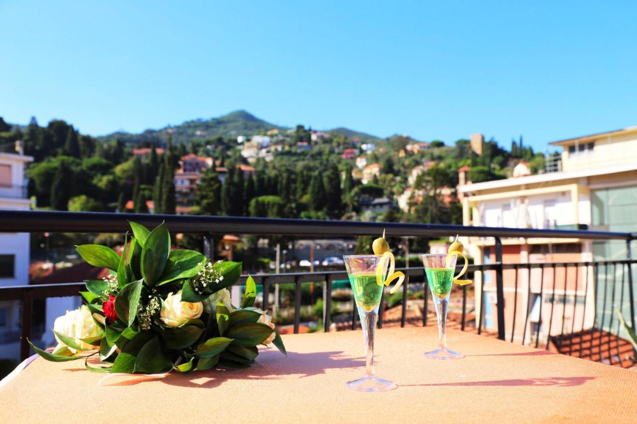 Hotel Alla Fontanella Алассио Экстерьер фото