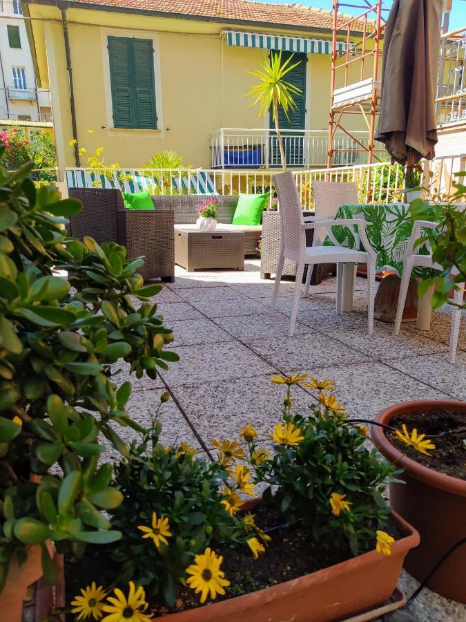 Hotel Alla Fontanella Алассио Экстерьер фото